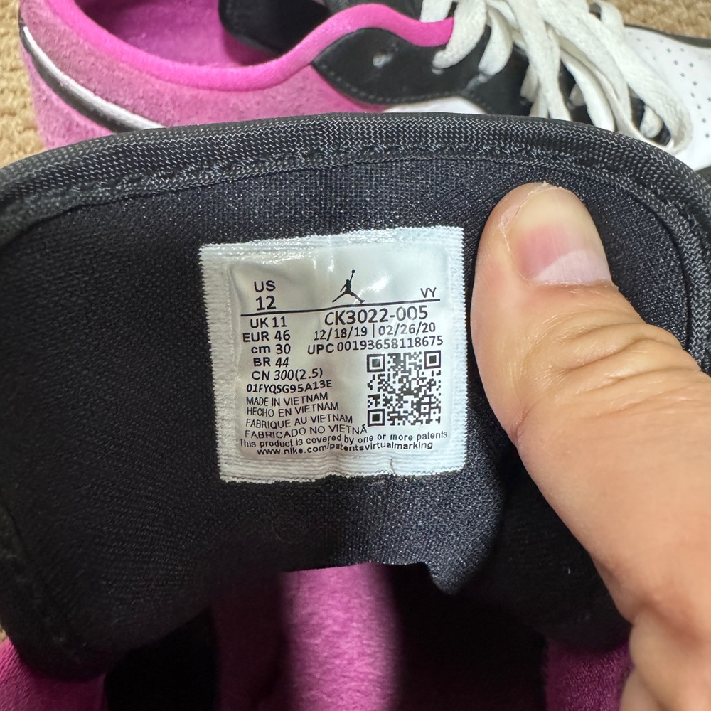 Jordan 1 low fuchsia - size 12 - Picture 2 of 5